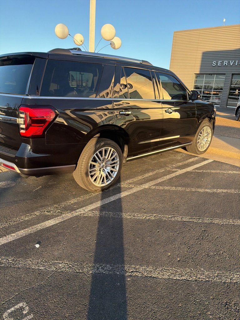 Used 2024 Ford Expedition Limited w/ Excursion Package image 5
