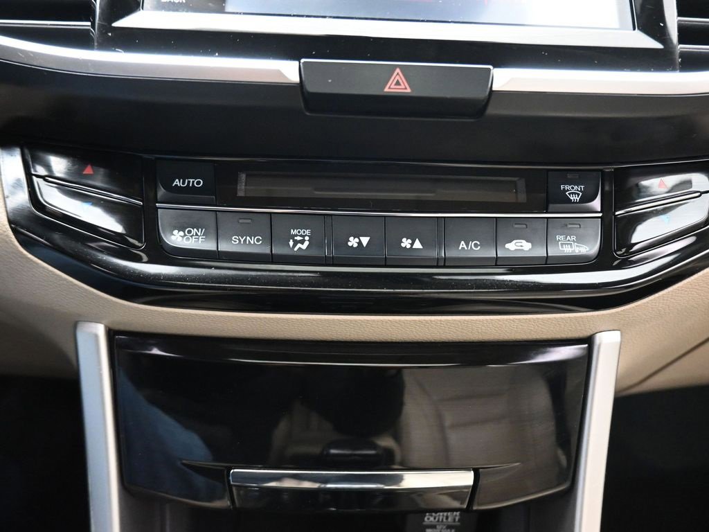 Used 2017 Honda Accord Touring image 22