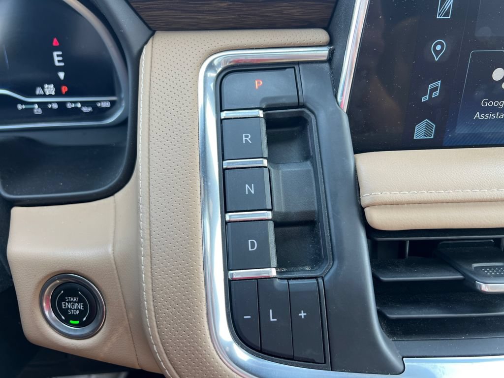 Used 2023 Chevrolet Tahoe Premier AWD/4WD image 29