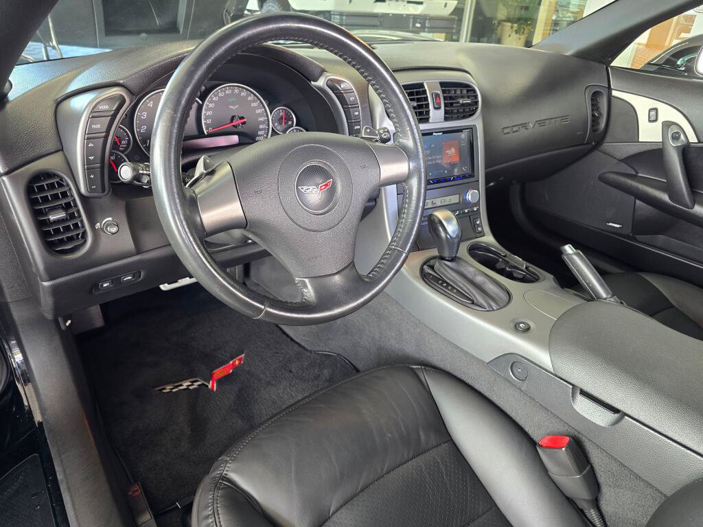 Used 2006 Chevrolet Corvette Coupe w/ Preferred Equipment Group RWD image 15