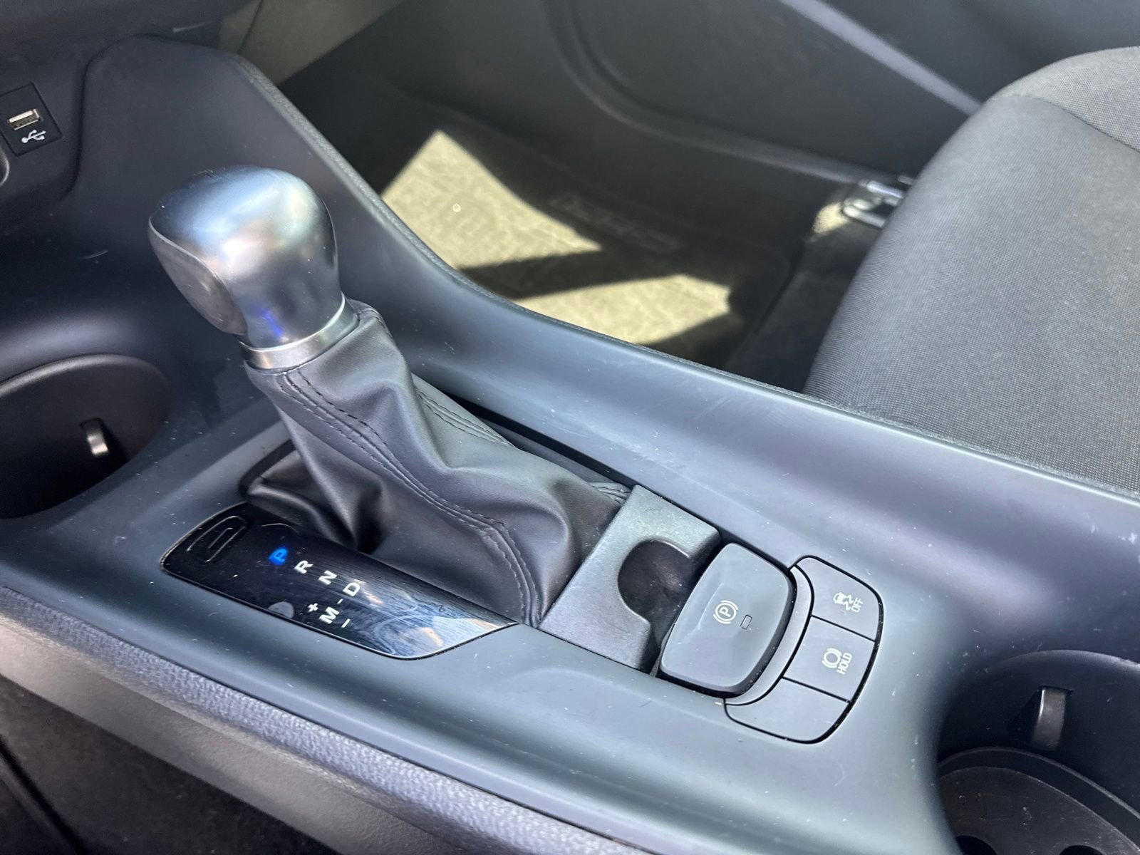 Used 2020 Toyota C-HR LE image 20