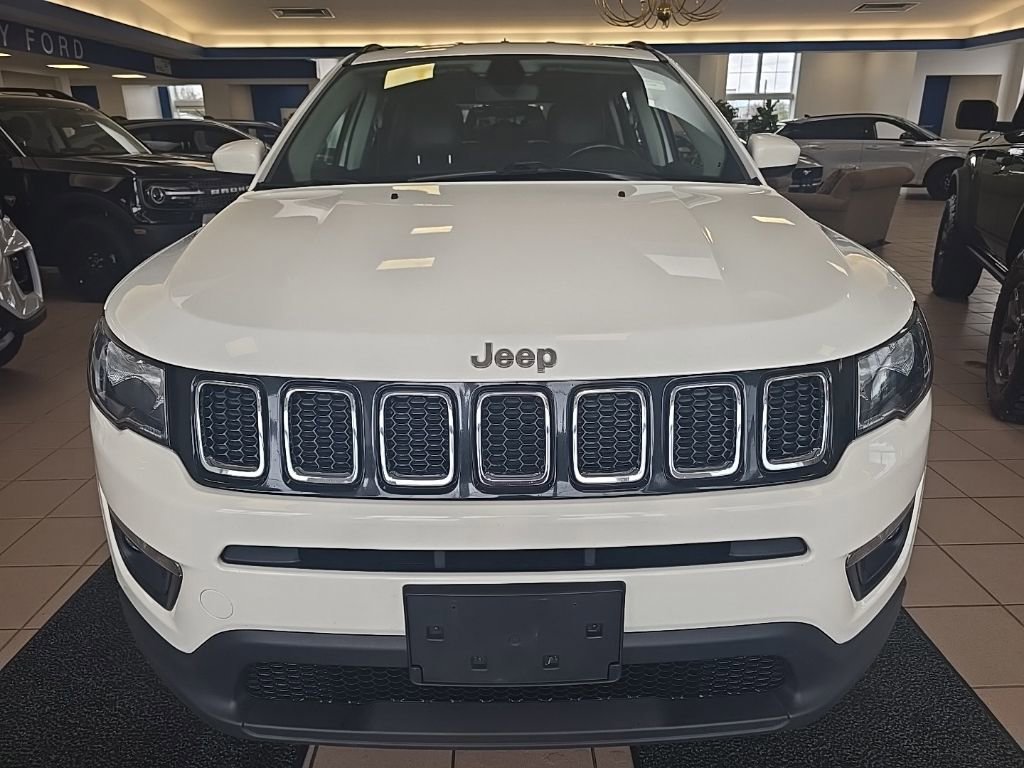 Used 2020 Jeep Compass Latitude w/ Cold Weather Group AWD/4WD image 10