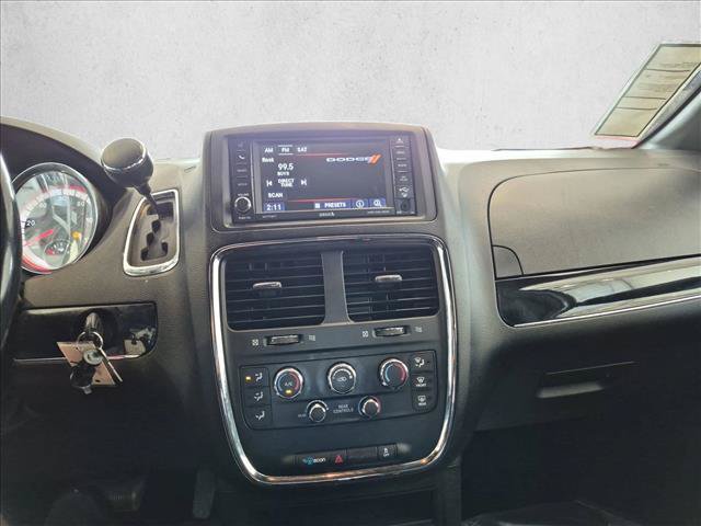 Used 2020 Dodge Grand Caravan SE FWD image 13