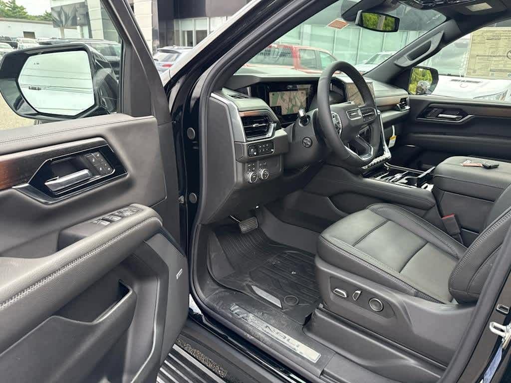 New 2026 GMC Yukon Denali w/ Sun & Power Step Package AWD/4WD image 14