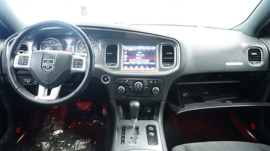 Used 2014 Dodge Charger R/T image 18