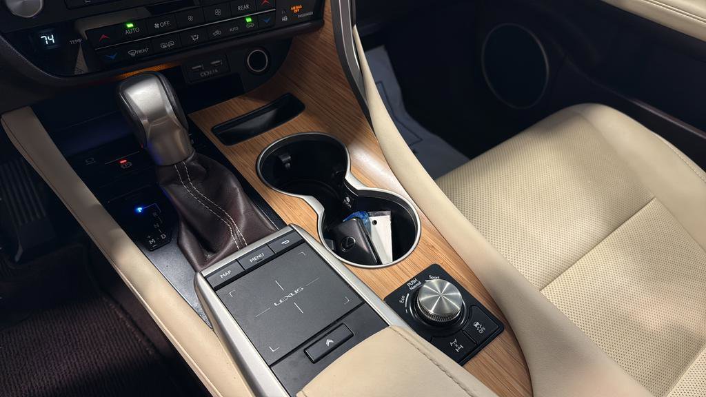 Used 2020 Lexus RX 350L Premium w/ Premium Package image 31