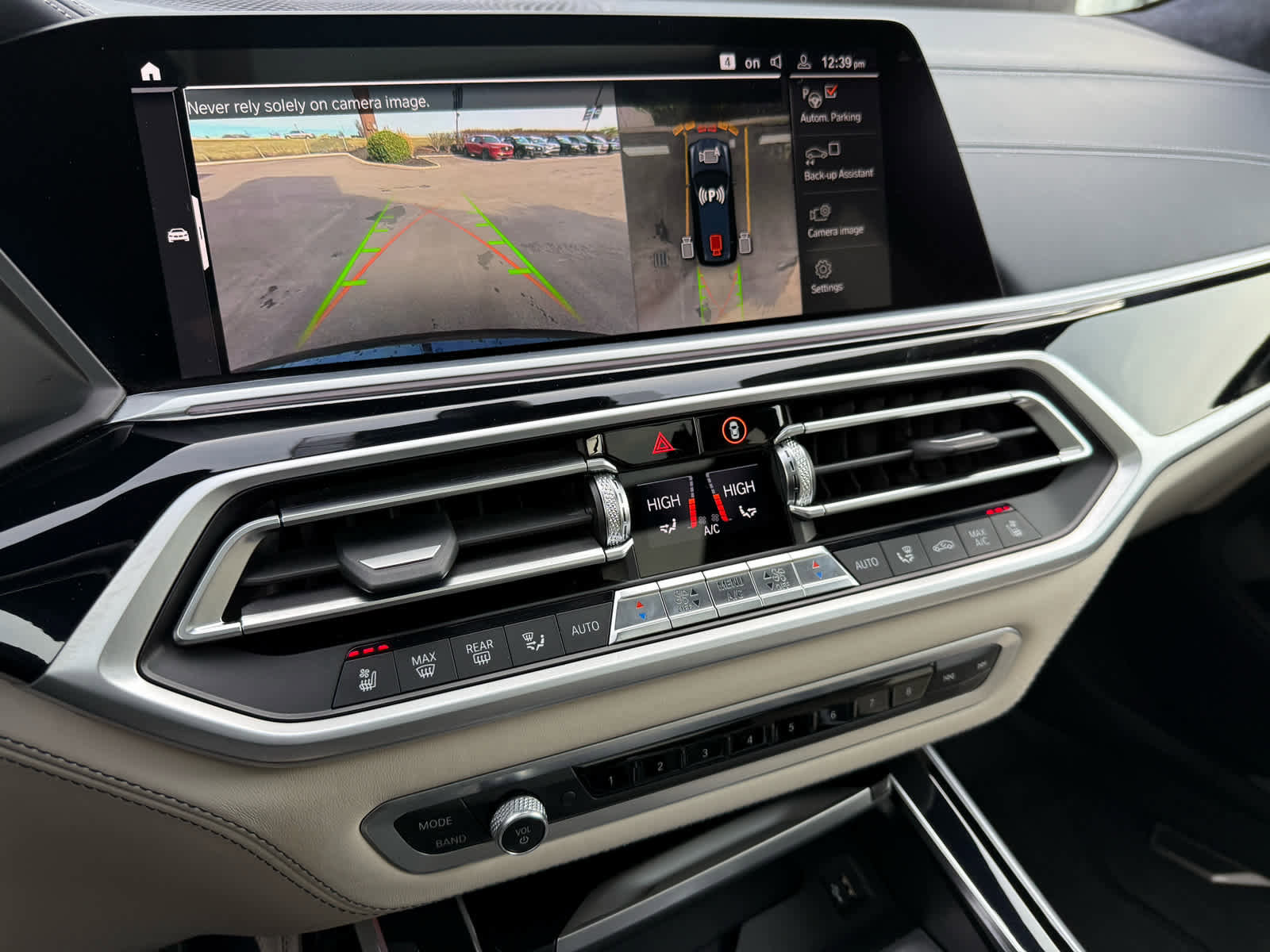 Used 2022 BMW X7 M50i image 17