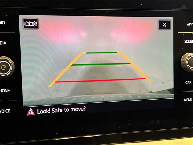 New 2026 Volkswagen Taos SE image 17