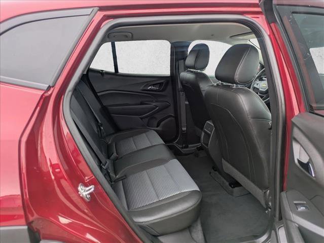 Used 2025 Chevrolet Trax LT FWD image 24