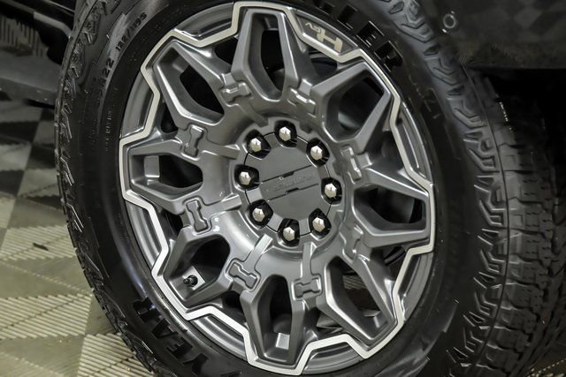 New 2025 GMC Hummer EV 3X image 3