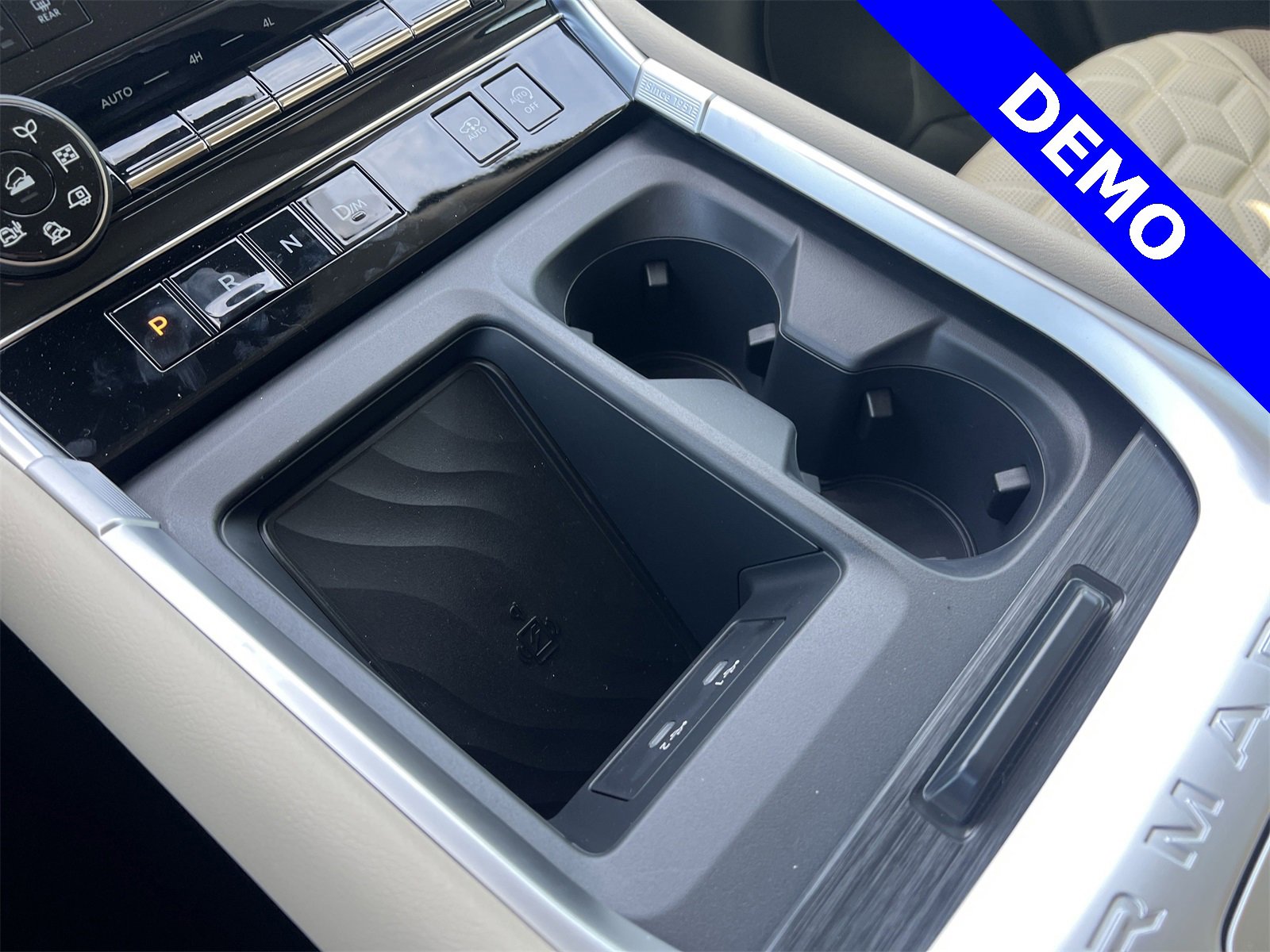 New 2025 Nissan Armada Platinum Reserve image 10