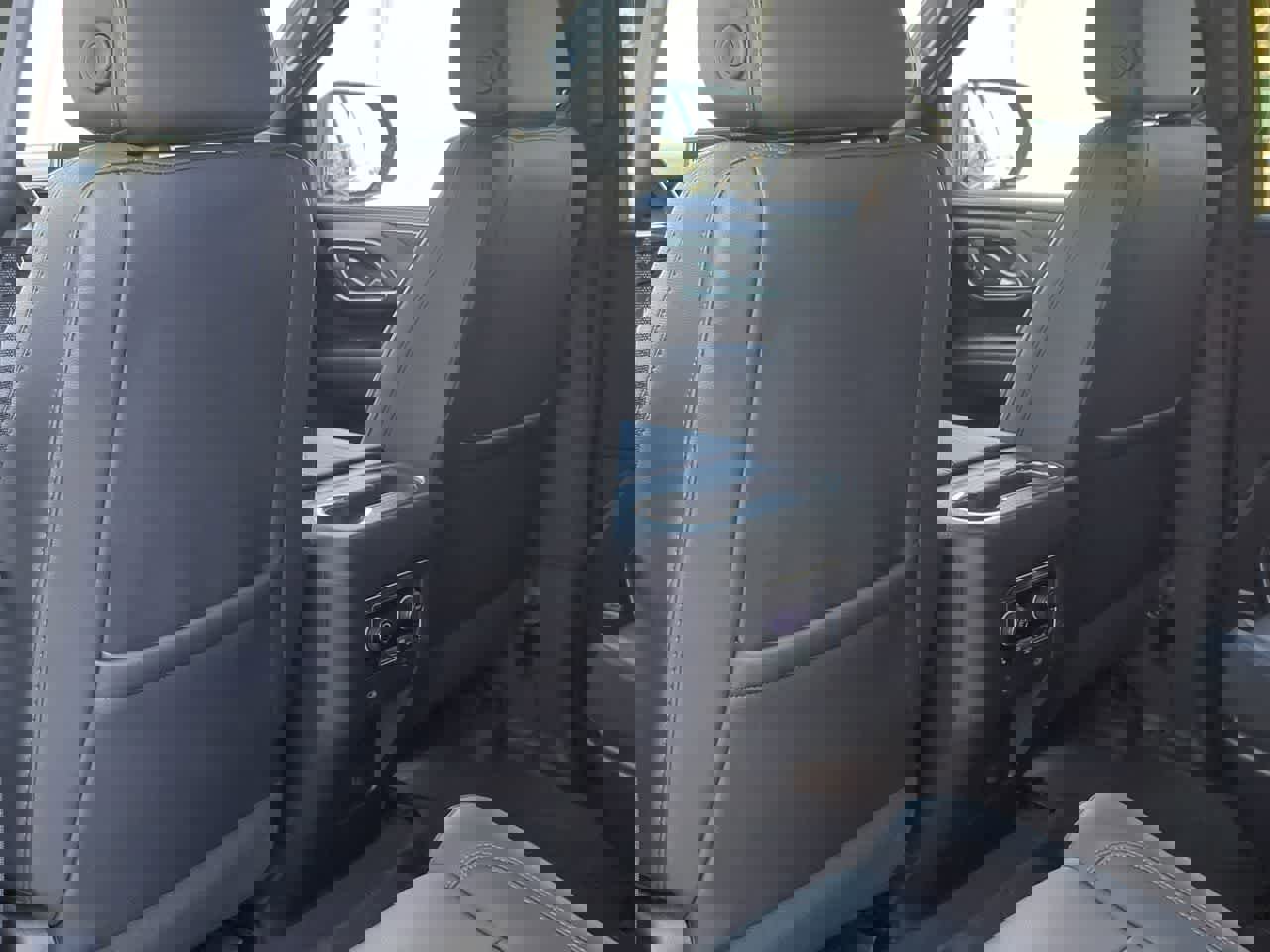 Used 2023 Chevrolet Suburban Z71 w/ Luxury Package image 16