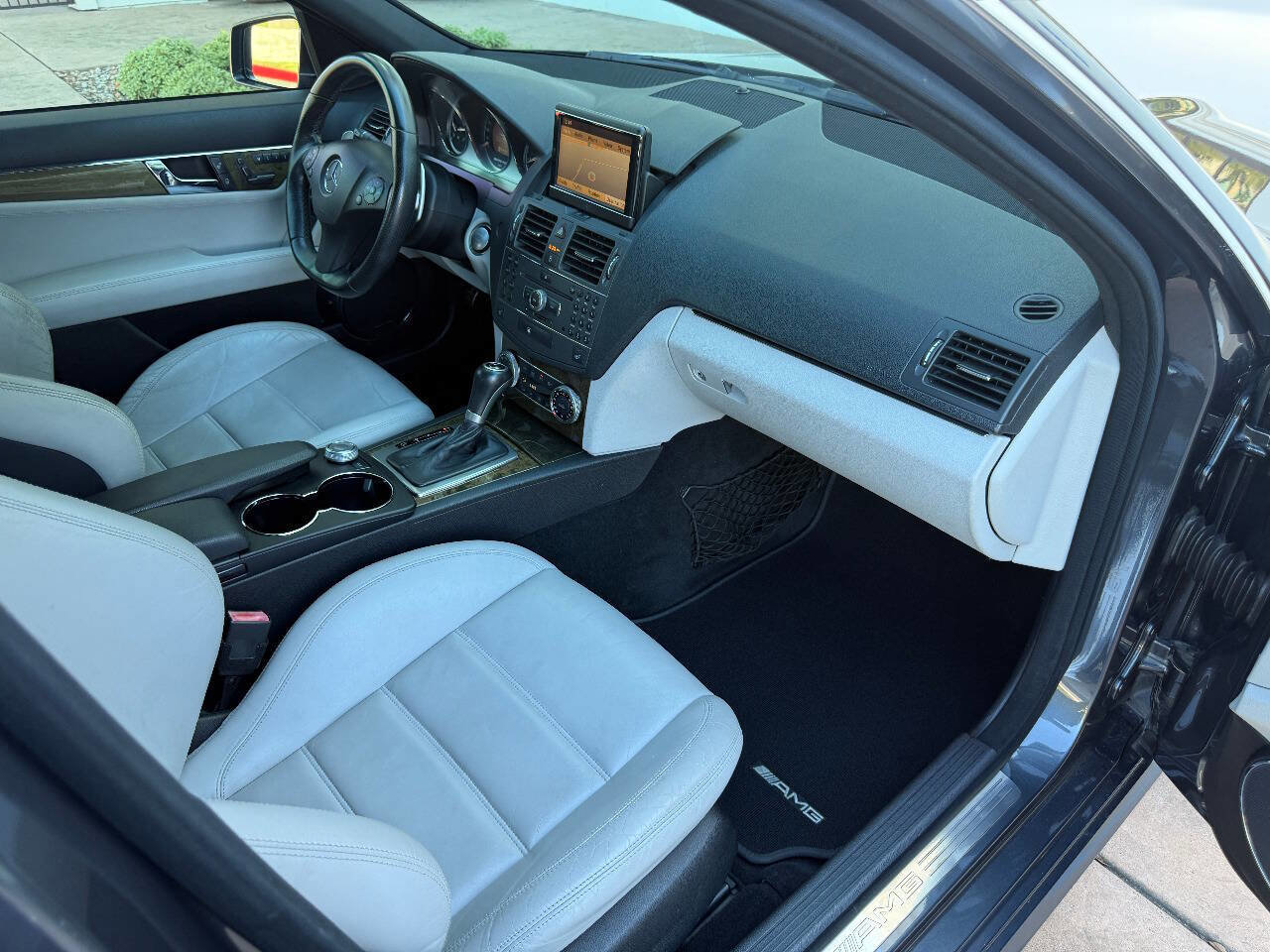 Used 2010 Mercedes-Benz C 63 AMG Sedan image 11