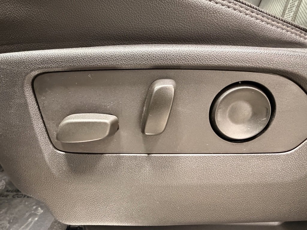 Used 2022 Chevrolet Silverado 1500 High Country w/ Z71 Off-Road Package image 28