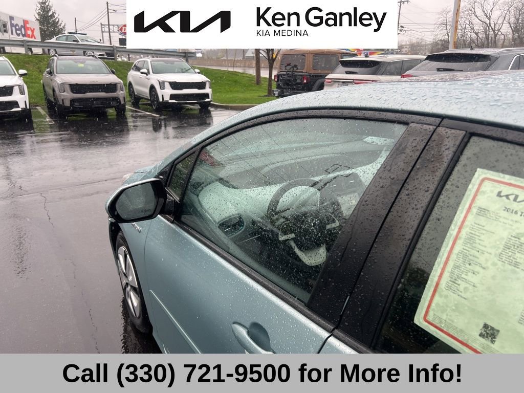 Used 2016 Toyota Prius Four w/ Advanced Technology Package image 24