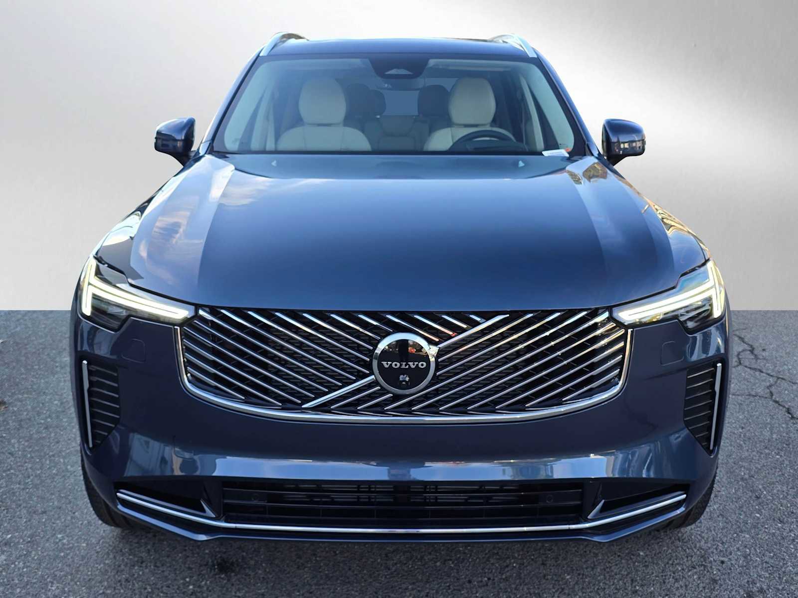 New 2026 Volvo XC90 B6 Ultra w/ Protection Package image 8