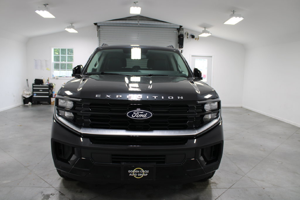 New 2027 Ford Expedition Max Platinum w/ Driver's Package RWD image 2