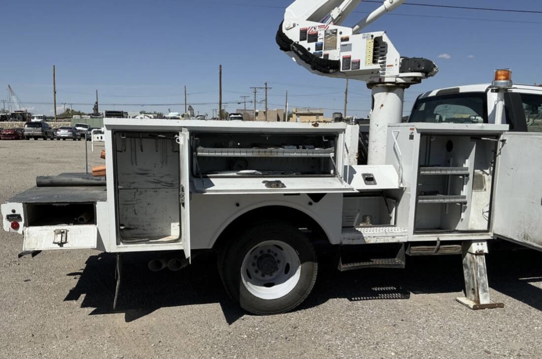 Used 2019 Ford F550 4x4 Regular Cab Super Duty image 9