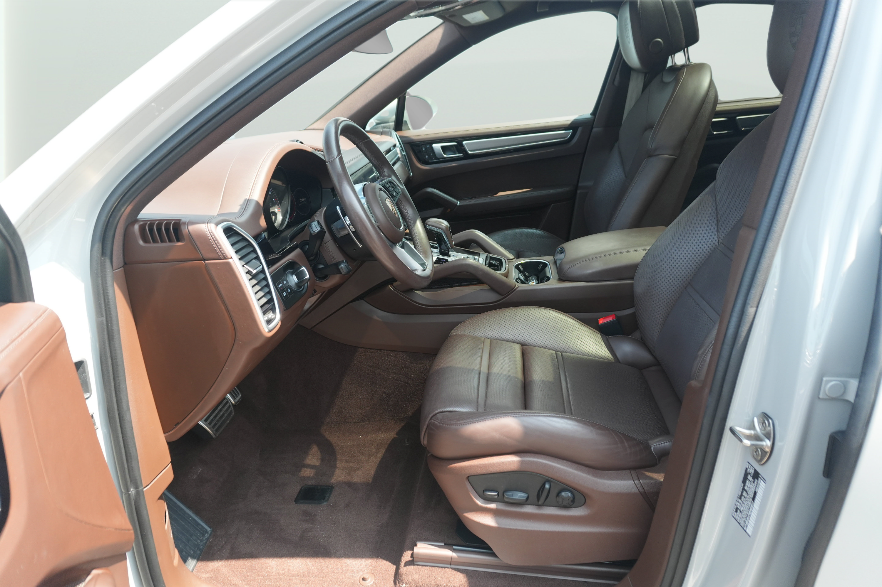 Used 2022 Porsche Cayenne S AWD/4WD image 12