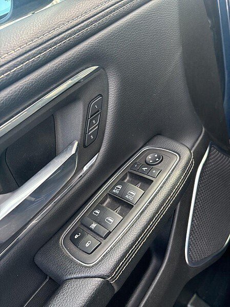 Used 2024 RAM 1500 Laramie AWD/4WD image 37