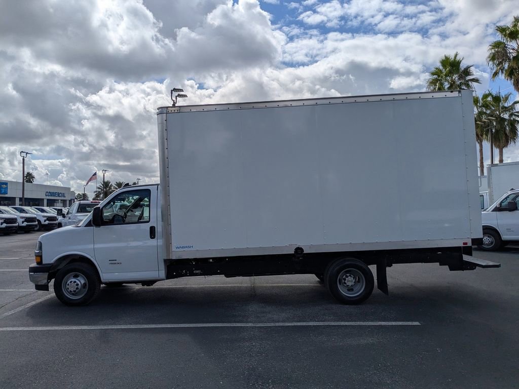 New 2025 Chevrolet Express 4500 Extended w/ Power Convenience Package image 8