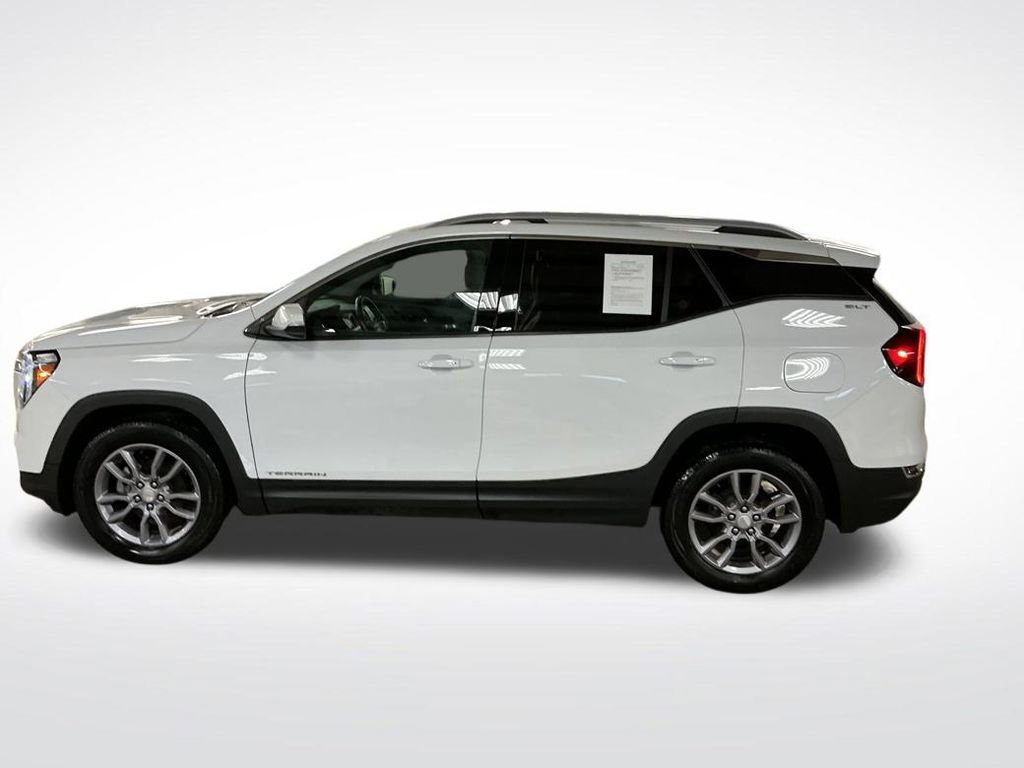 Certified 2022 GMC Terrain SLT w/ LPO, Floor Liner Package image 2