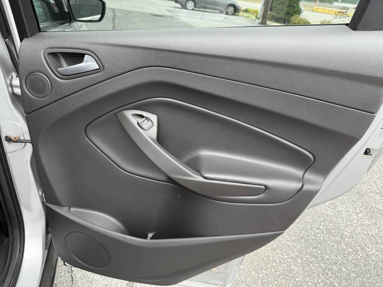 Used 2017 Ford Escape SE w/ Equipment Group 201A image 18