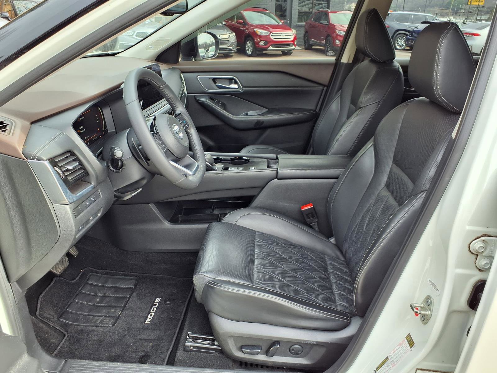 Used 2021 Nissan Rogue Platinum image 11