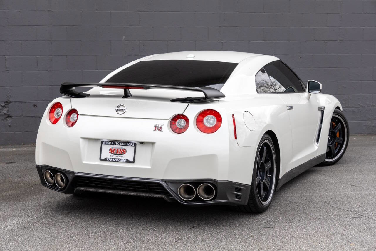 Used 2014 Nissan GT-R Black Edition AWD/4WD image 3
