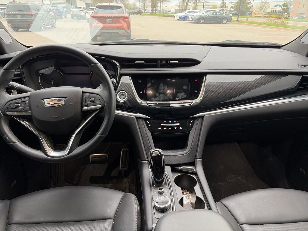 Used 2023 Cadillac XT6 Sport image 8