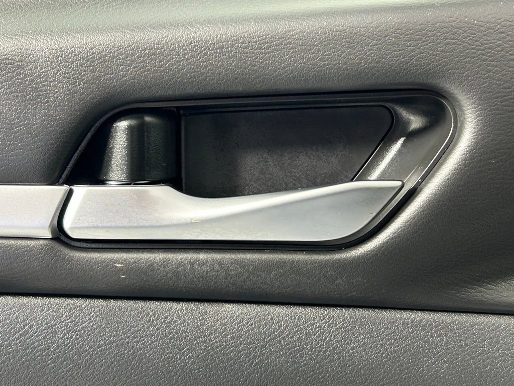 Used 2025 Nissan Altima 2.5 SL FWD image 31