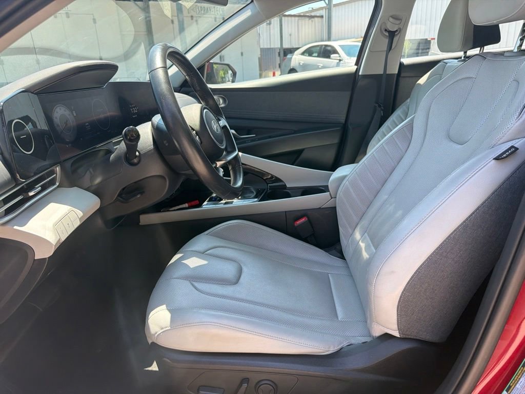 Used 2024 Hyundai Elantra Limited FWD image 12