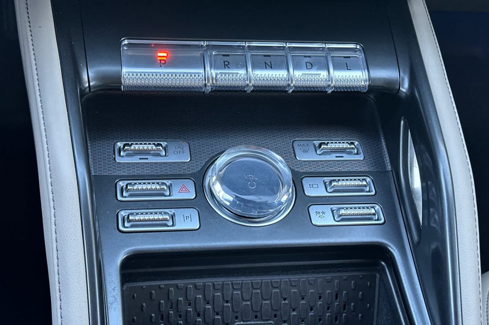 Used 2025 Lincoln Nautilus Premier image 20