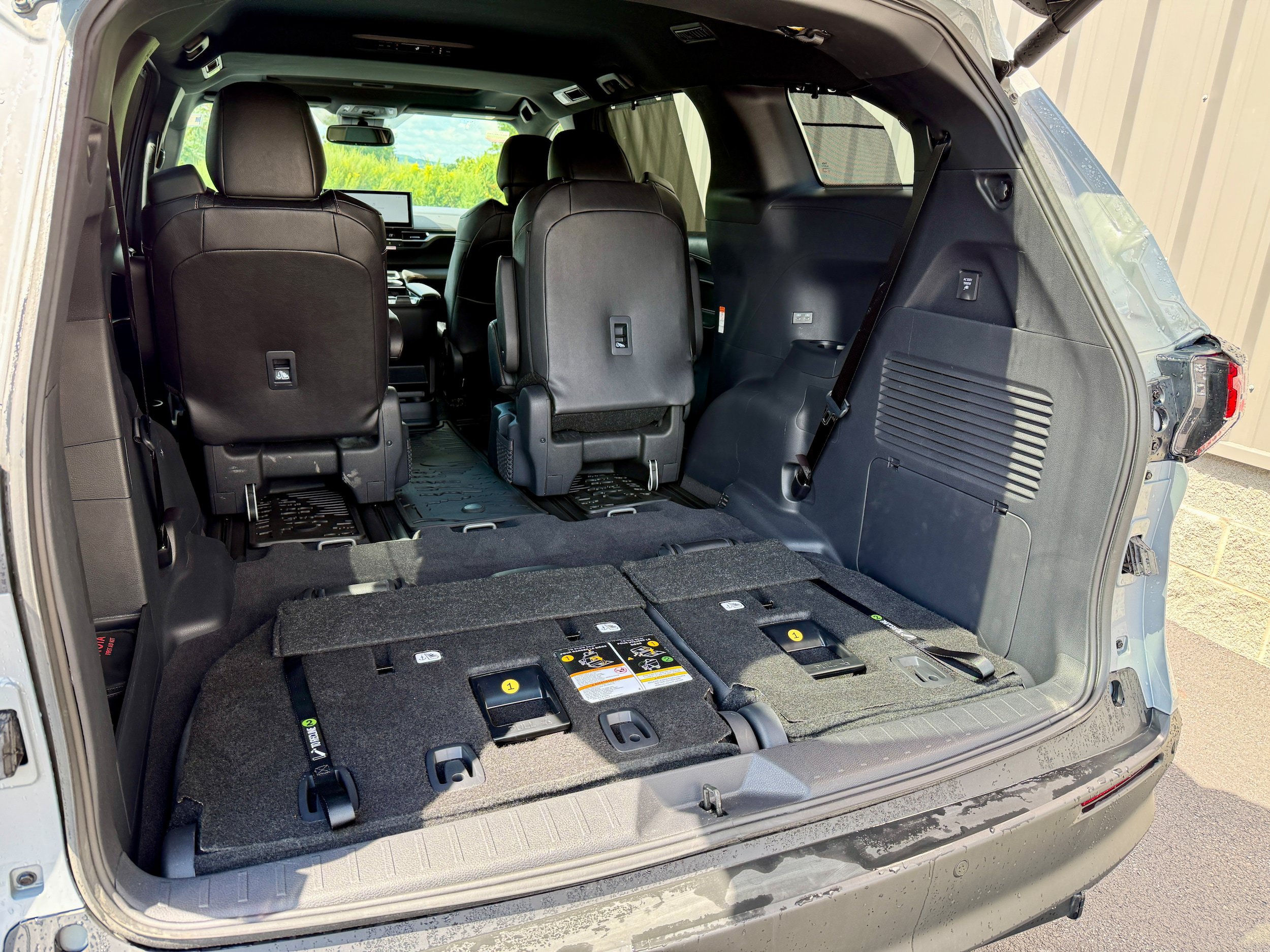 Certified 2026 Toyota Sienna XLE Woodland Edition AWD/4WD image 18