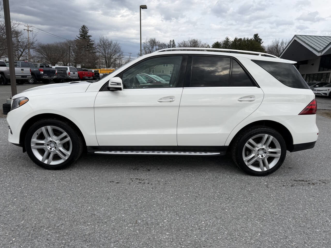 Used 2017 Mercedes-Benz GLE 350 4MATIC image 2