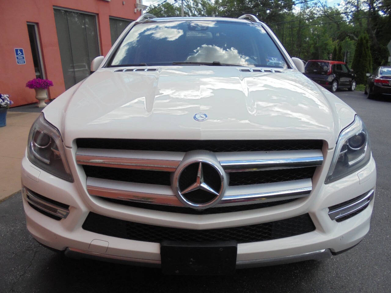 Used 2015 Mercedes-Benz GL 450 4MATIC w/ Lighting Package image 45