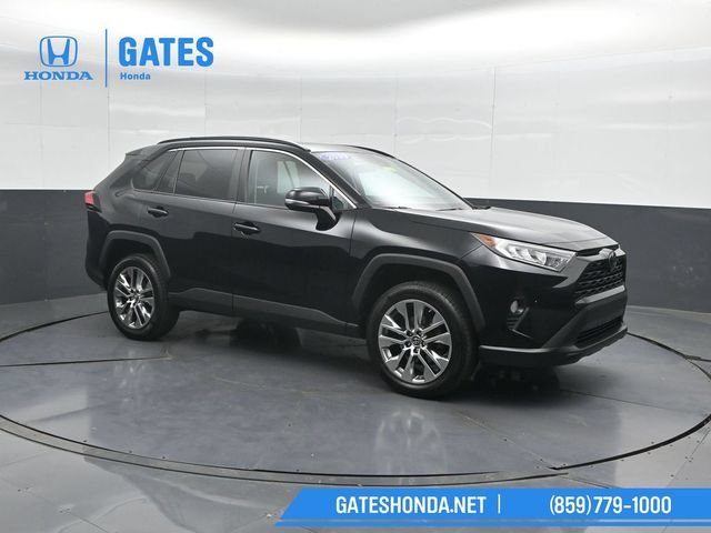 Used 2019 Toyota RAV4 XLE Premium w/ Cold Weather Package AWD/4WD image 4