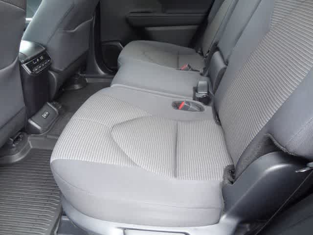 Certified 2025 Toyota Highlander LE FWD image 8