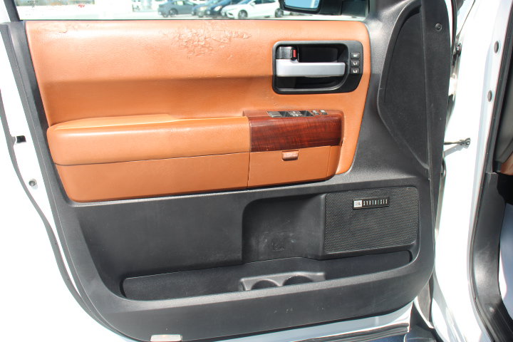 Used 2017 Toyota Sequoia Platinum RWD image 12