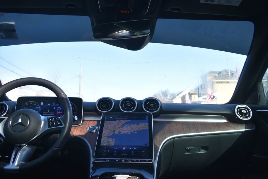 Used 2025 Mercedes-Benz C 300 Sedan image 26