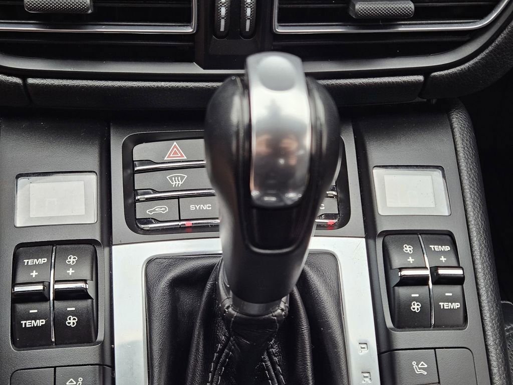 Used 2020 Porsche Macan S image 21