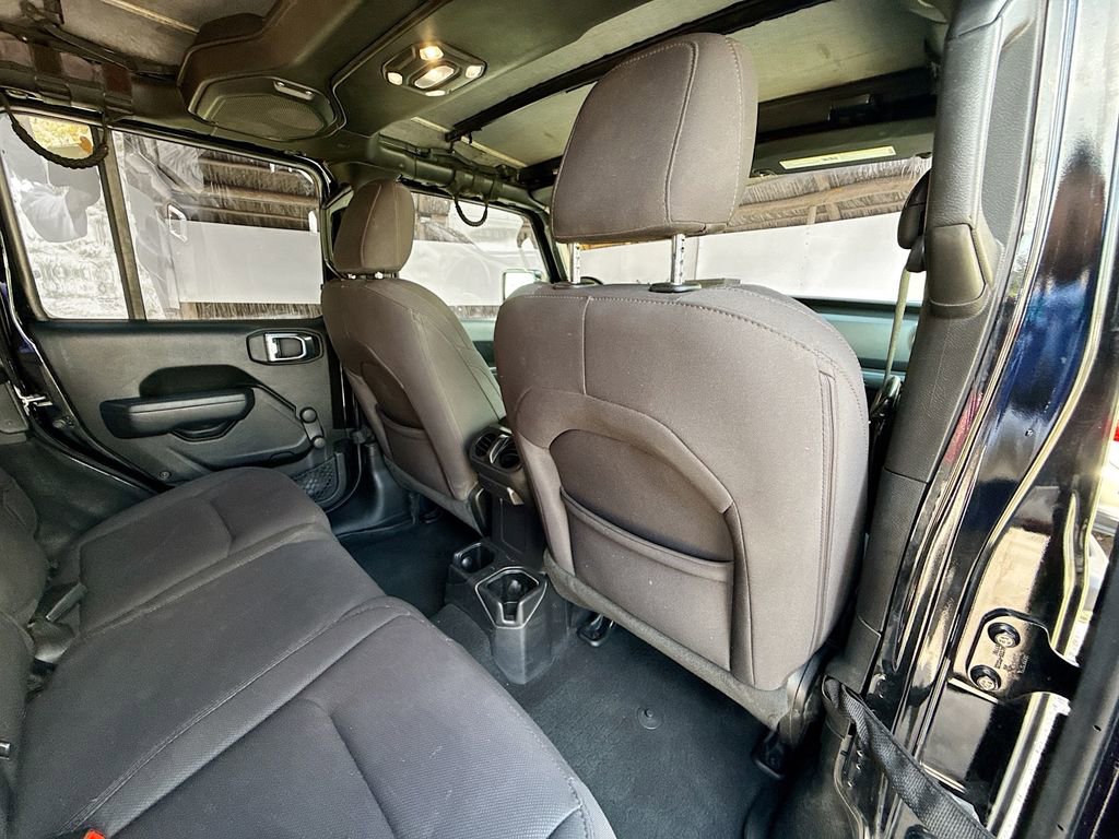 Used 2022 Jeep Wrangler Unlimited Sport image 32