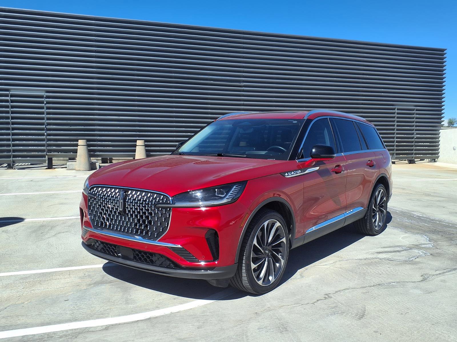 Used 2025 Lincoln Aviator Reserve w/ Equipment Group 201A AWD/4WD image 1