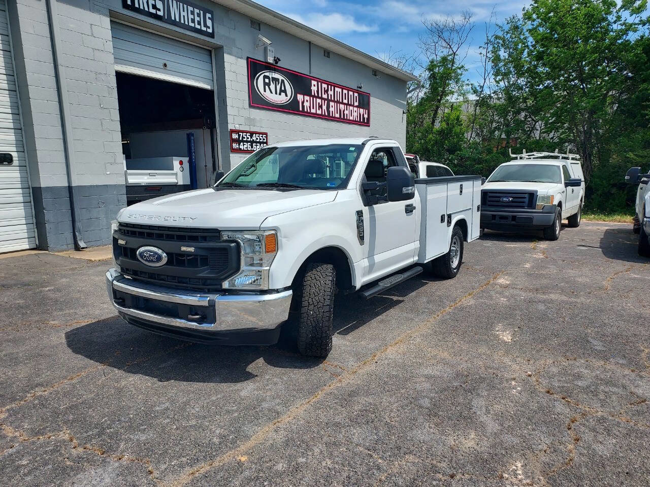 Used 2020 Ford F250 XL w/ Power Equipment Group image 5