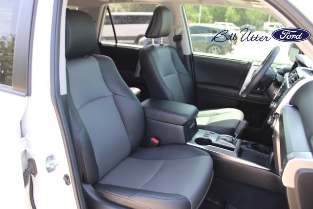 Used 2021 Toyota 4Runner SR5 Premium w/ Moonroof Package RWD image 11