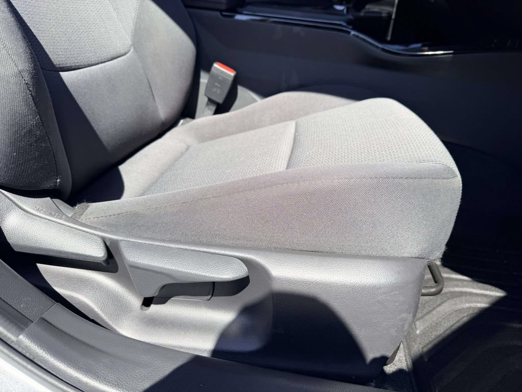 Certified 2023 Toyota Prius LE FWD image 12