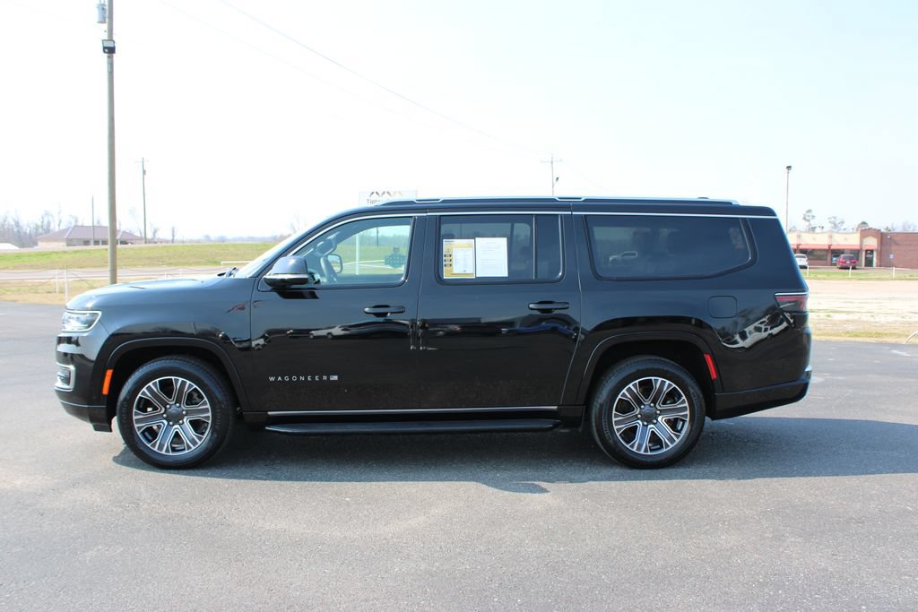 Used 2024 Jeep Wagoneer L Series II w/ Flexible Seating Group AWD/4WD image 6