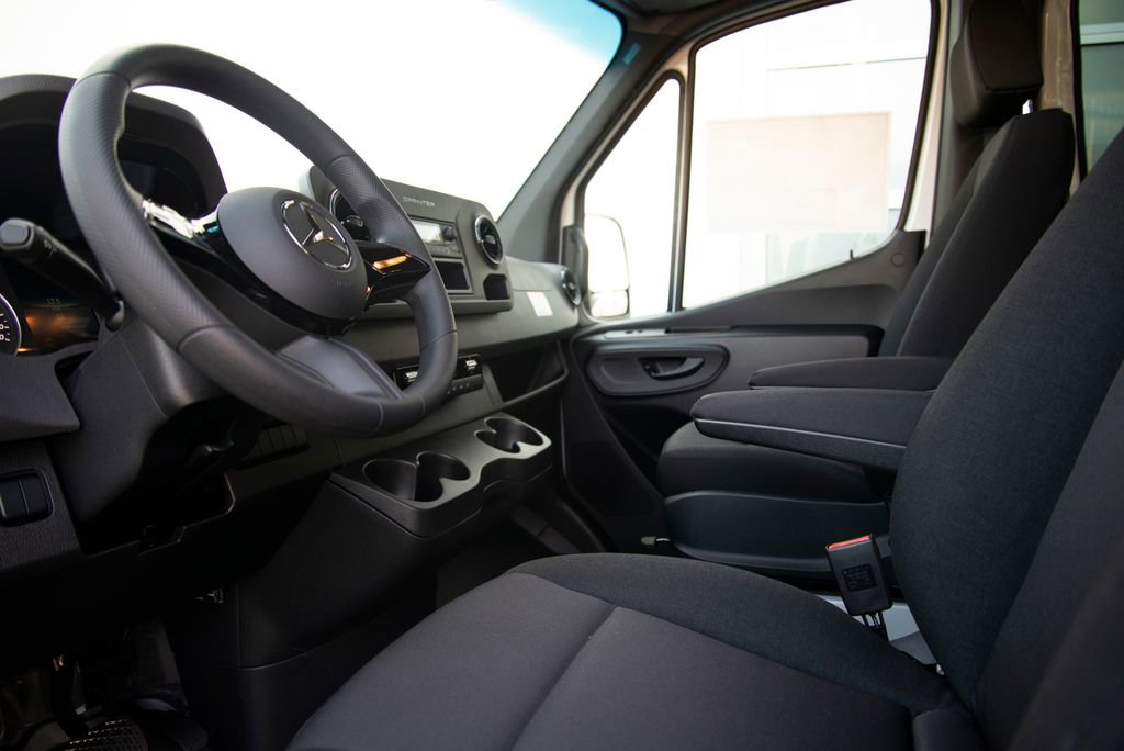 Used 2025 Mercedes-Benz Sprinter 144 Cargo image 12