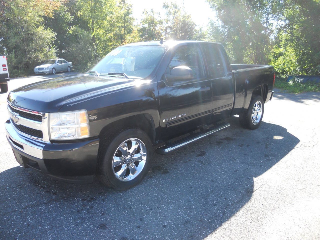 Used 2009 Chevrolet Silverado 1500 LS RWD image 4