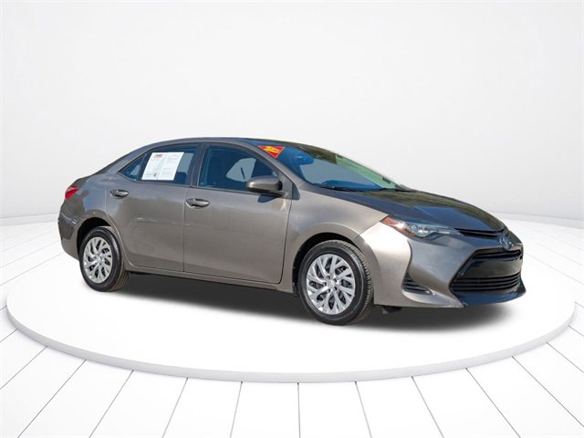 Used 2019 Toyota Corolla LE image 2